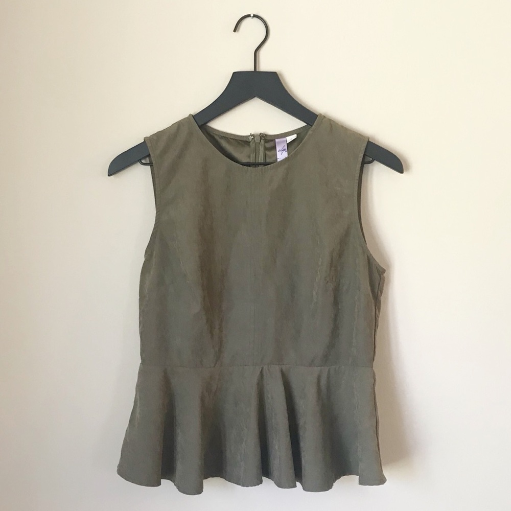 Francesca's Alya Green Peplum Spring Top Size M